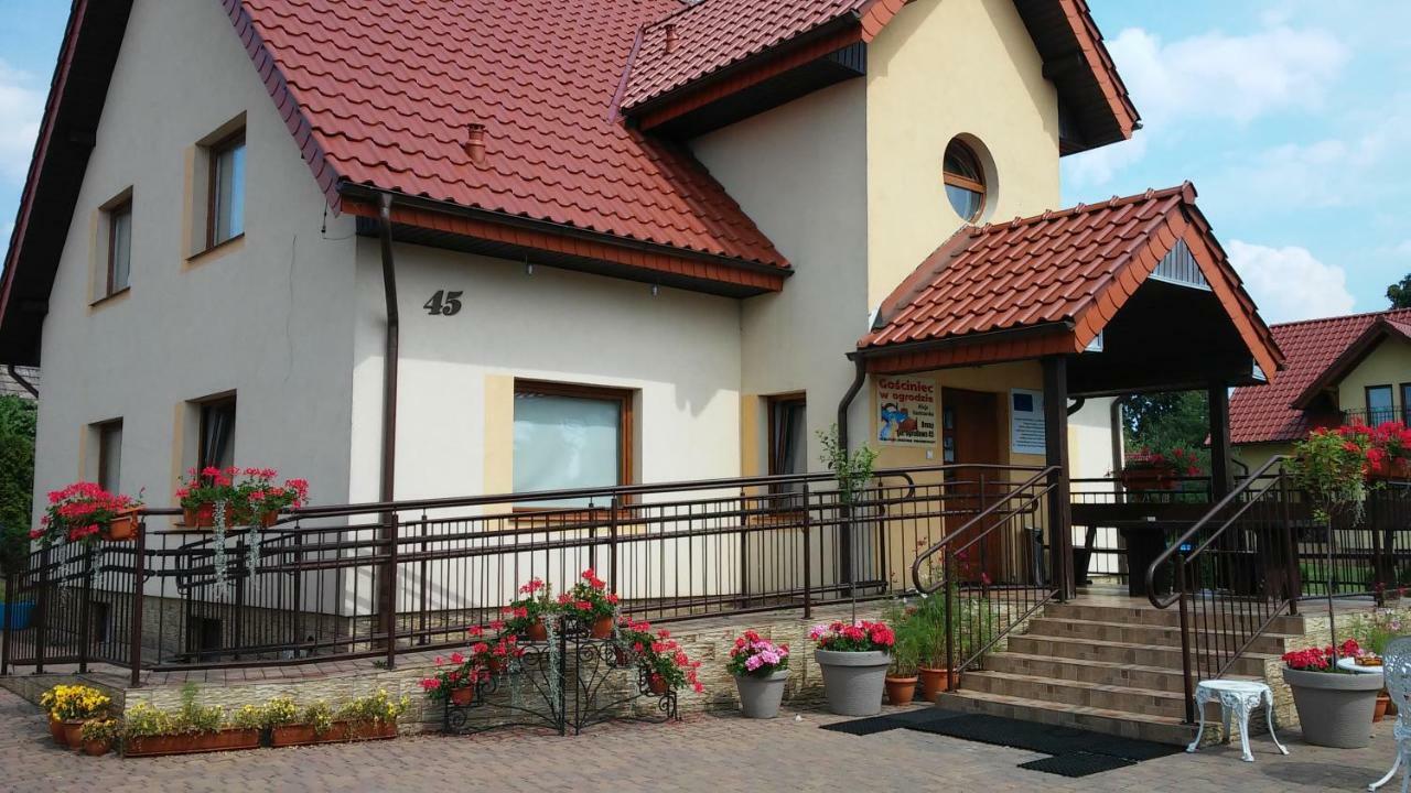 Gosciniec W Ogrodzie Apartment Brusy Exterior foto