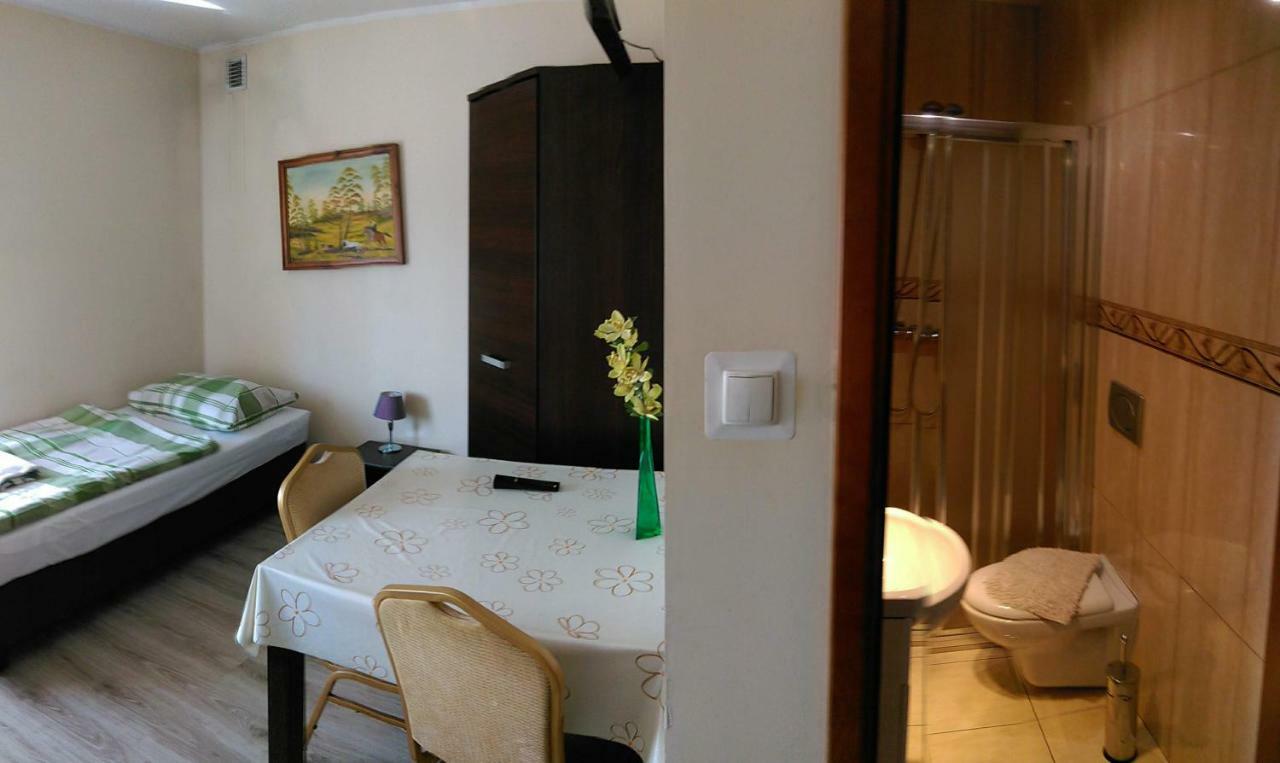 Gosciniec W Ogrodzie Apartment Brusy Exterior foto